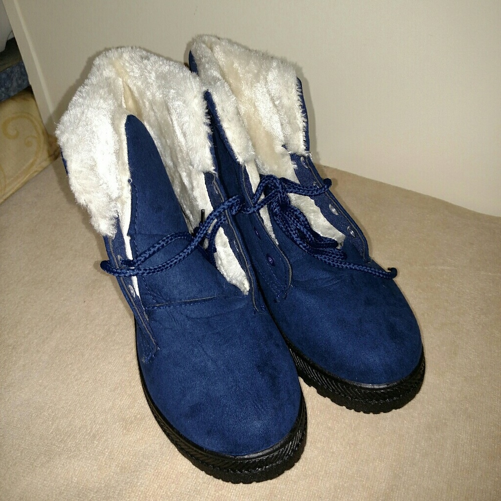 Boots - Picture 2 of 4
